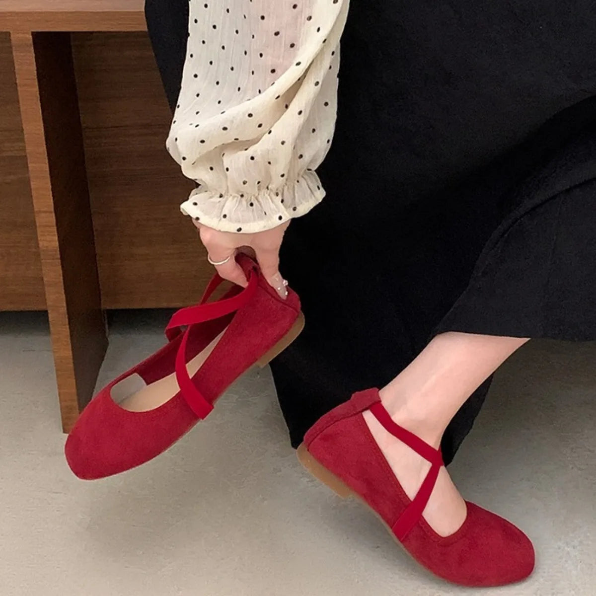 2024 New Spring Summer Flat Ballet Shoes Women's Shoes Retro Mary Jane Shoes Square Toe Shallow Mouth New Cross Women Loafers